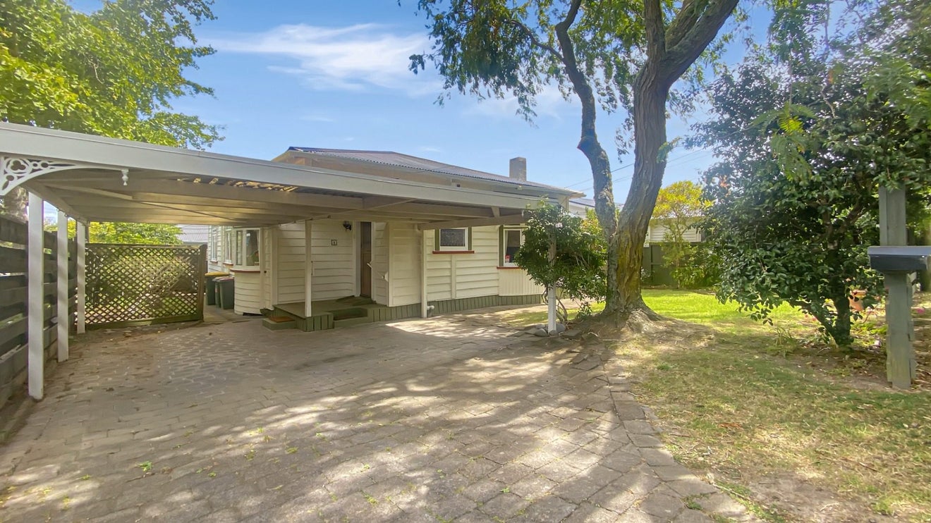 1 North Avenue, Narrow Neck, Auckland - Carousel 21