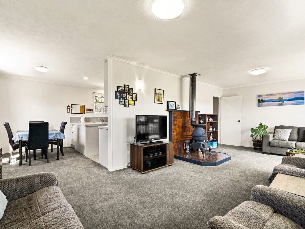 33 Walton Park Avenue, Fairfield, Dunedin - Carousel 2