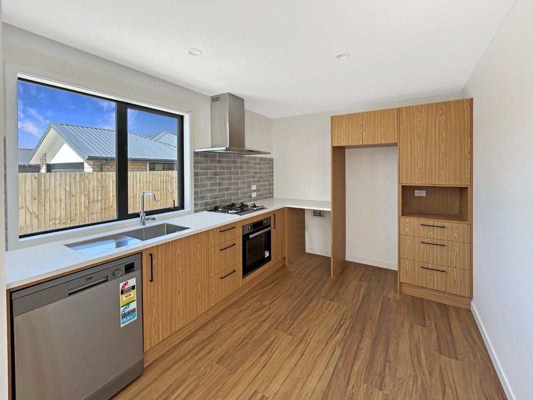 40 Agathis Crescent, Wigram, Christchurch - Carousel 2
