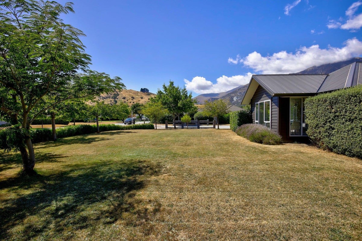 23 Bridesdale Drive, Lake Hayes, Queenstown - Carousel 2