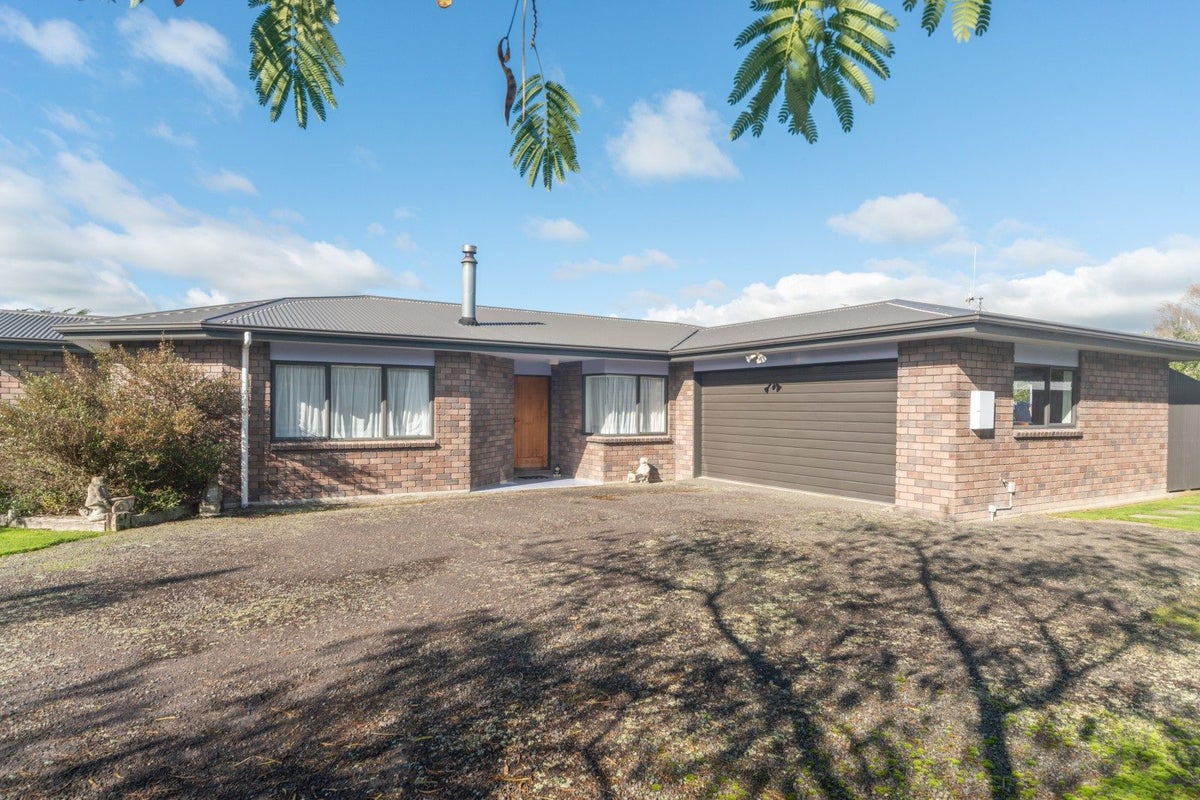 7 Wyndham street, Ashhurst, Palmerston North - Carousel 1