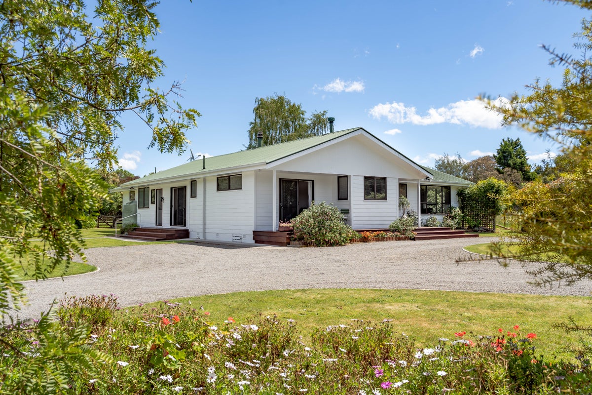 33 Tararua Drive, Upper Plain, Masterton - Carousel 2