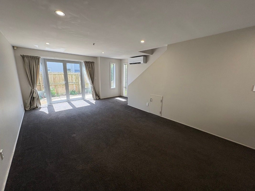 17 Whiteleigh Avenue, Addington, Christchurch - Carousel 2