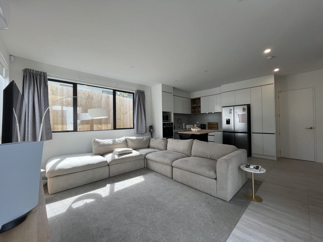 6/535 Swanson Road, Ranui, Auckland - Carousel 1
