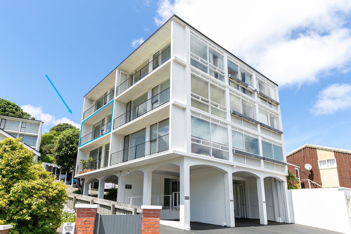 1/47 Hamilton Rd, Hataitai, Wellington - Carousel 1