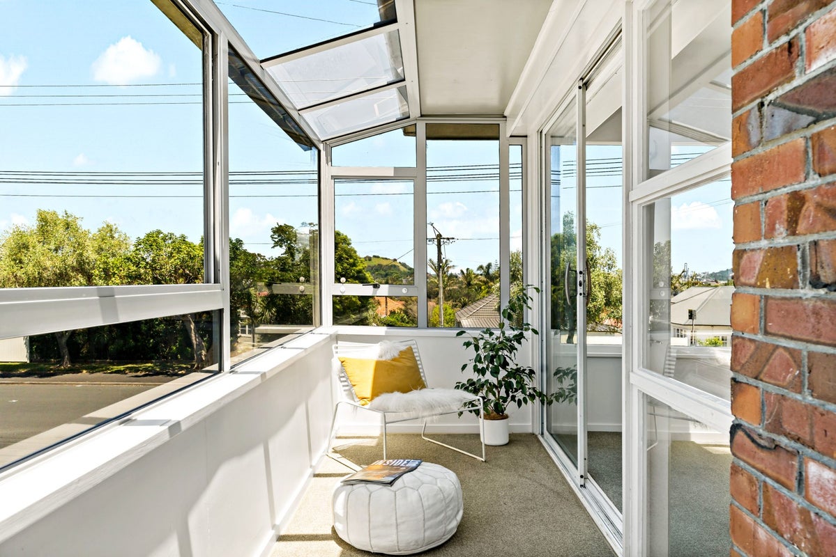 1/34 Old Lake Road, Narrow Neck, Auckland - Carousel 2