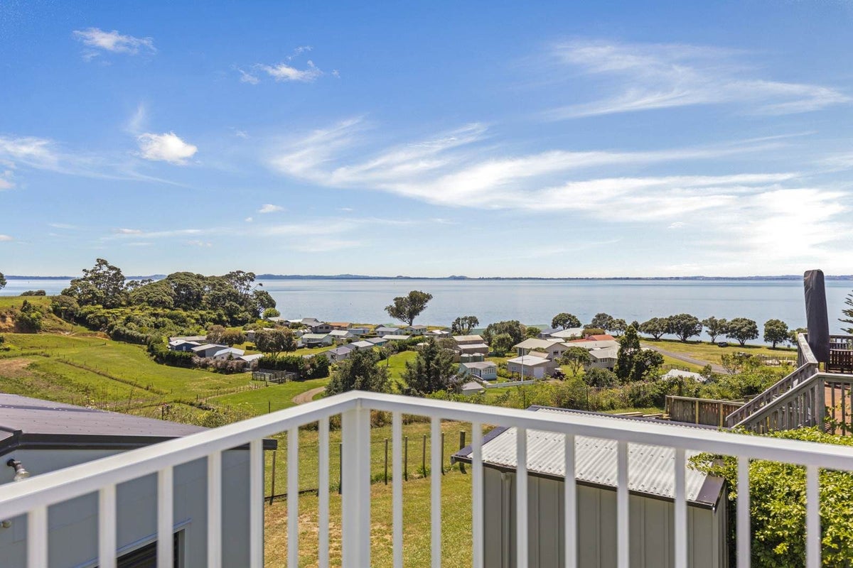 499  Grahams Beach Road, Awhitu, Franklin, Auckland - Carousel 2