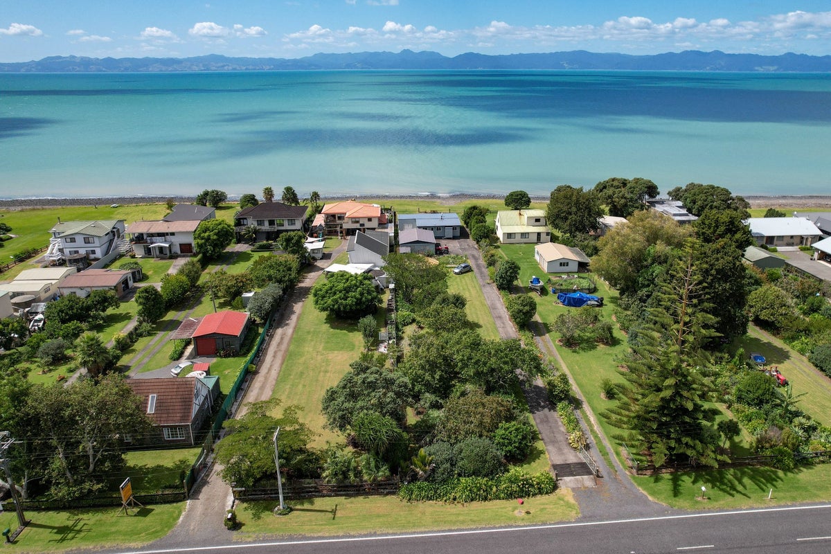 1692 East Coast Road, Pokeno - Carousel 32