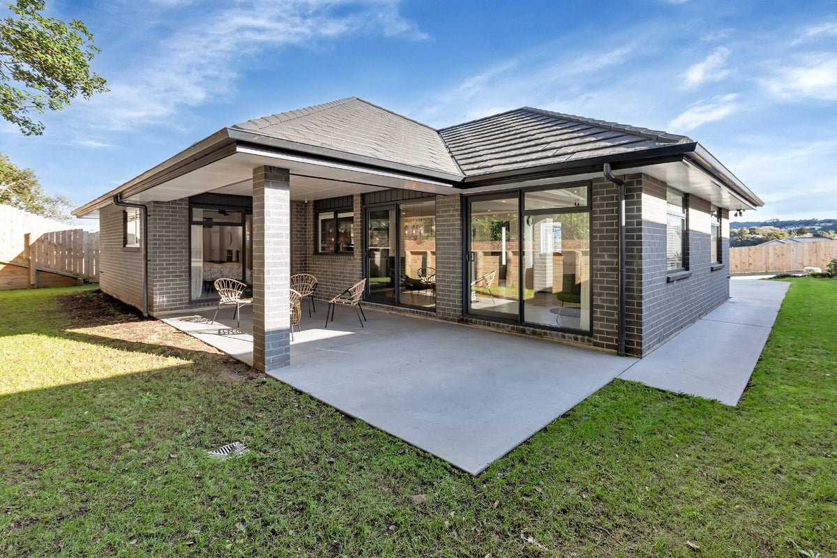 1/2 Merion Rise, Kamo, Whangarei - Carousel 1