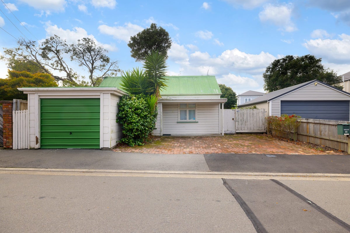 10 Donald Place, St Albans, Christchurch - Carousel 1