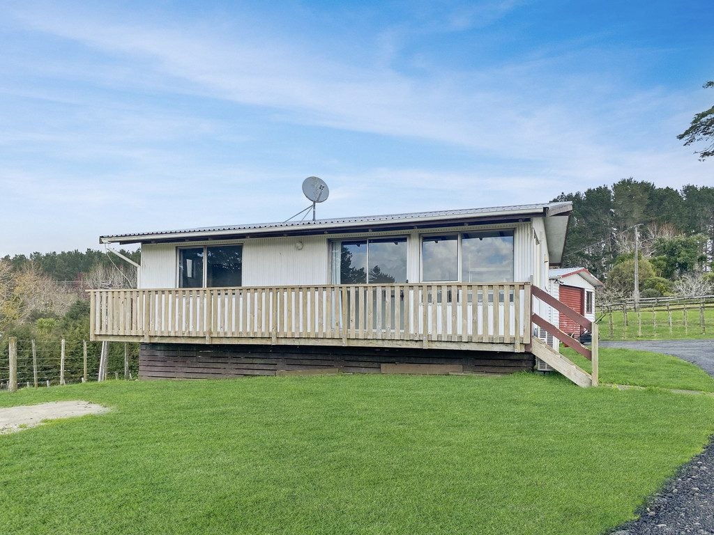 33 Anzac Valley Road, Waitakere, Auckland - Carousel 1