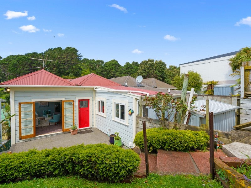 36 Edinburgh Terrace, Berhampore, Wellington - Carousel 1