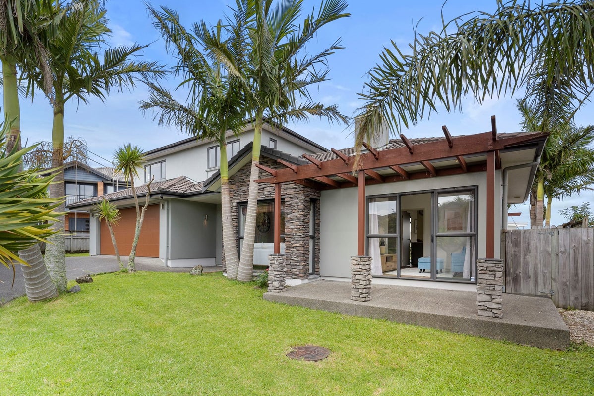 9 Spring Valley Place, Oteha, Auckland - Carousel 2
