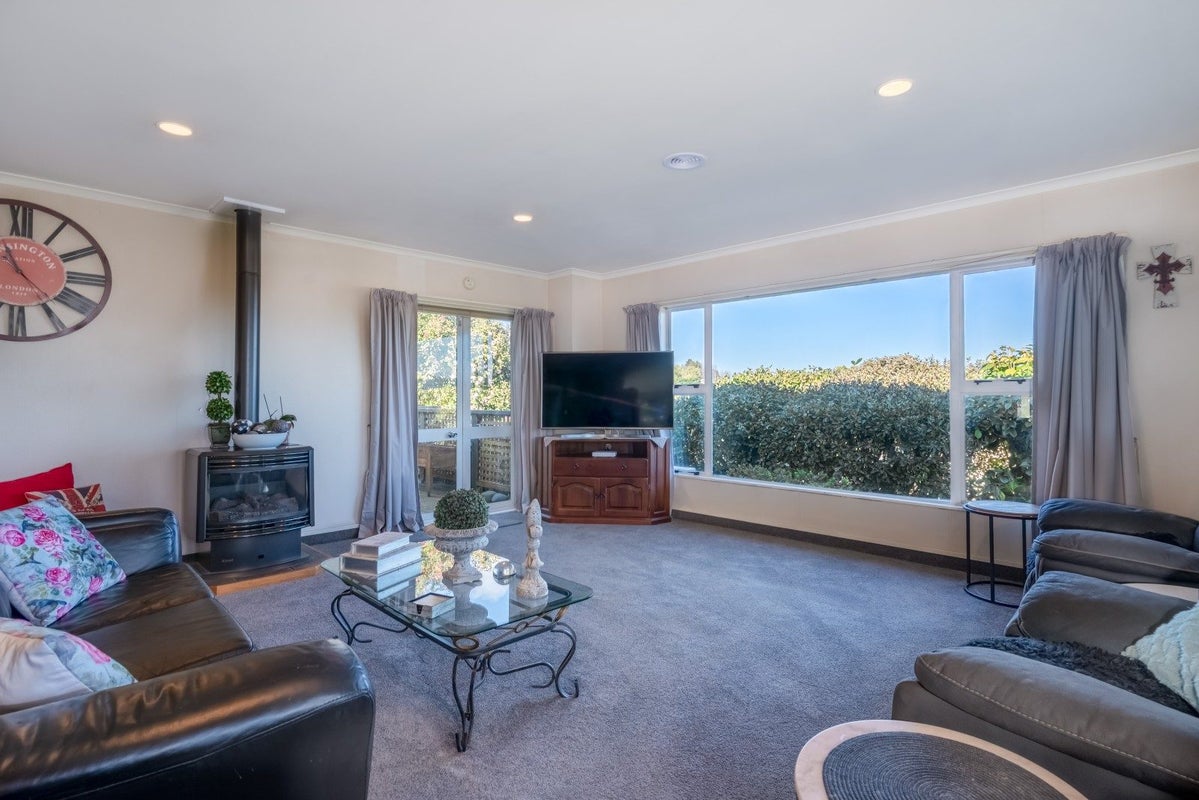 10 Astelia Way, Waipahihi, Taupo - Carousel 2