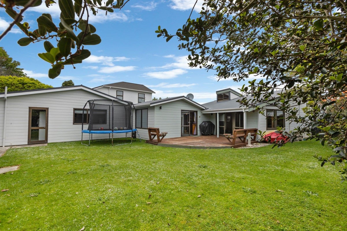47 Branch Road, Highlands Park, New Plymouth - Carousel 1