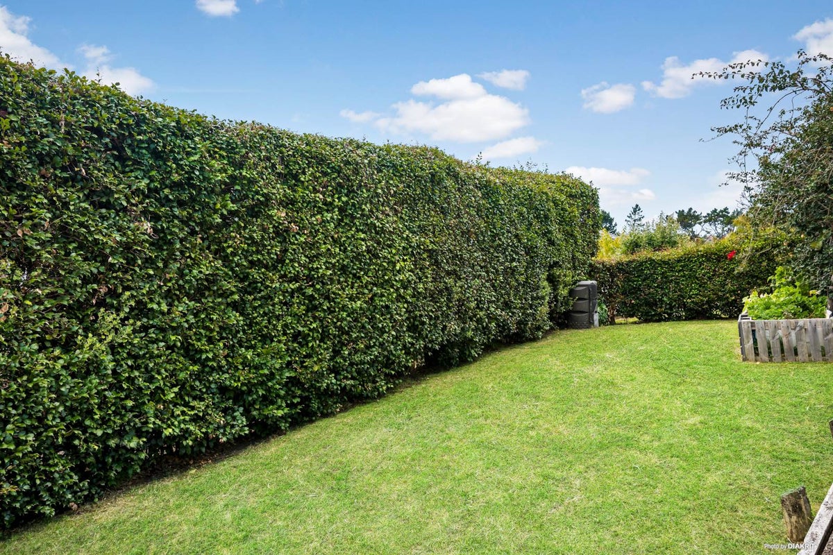 2/668 Beach Road, Browns Bay, Auckland - Carousel 2