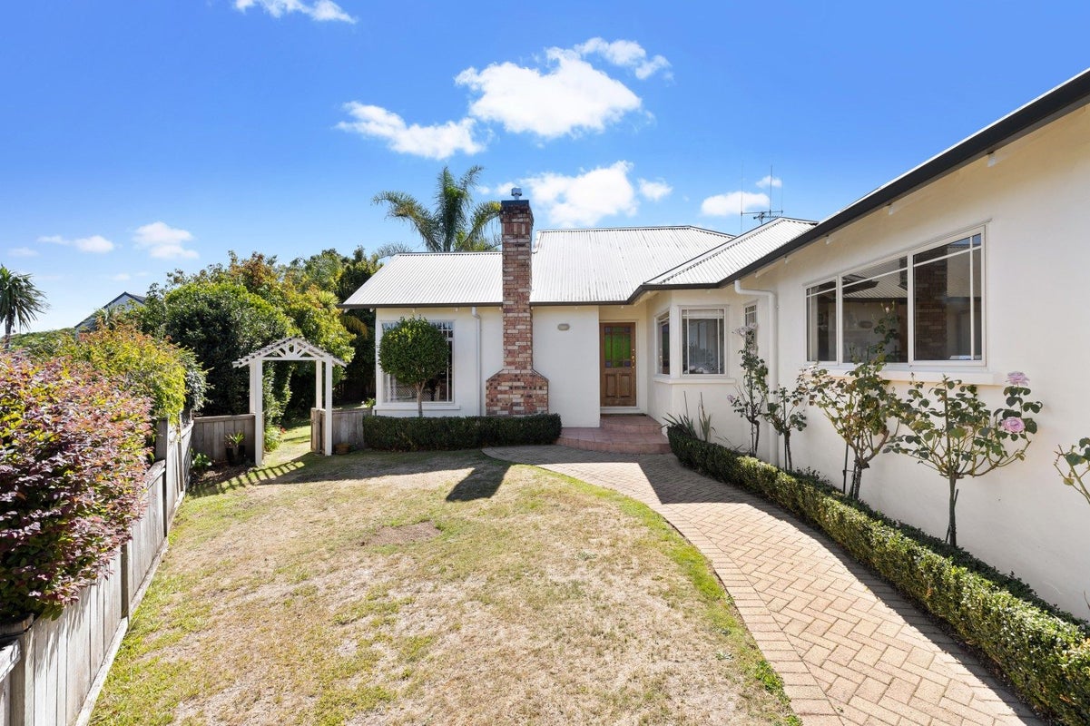 7 McLeod Mews, Rototuna, Hamilton - Carousel 1