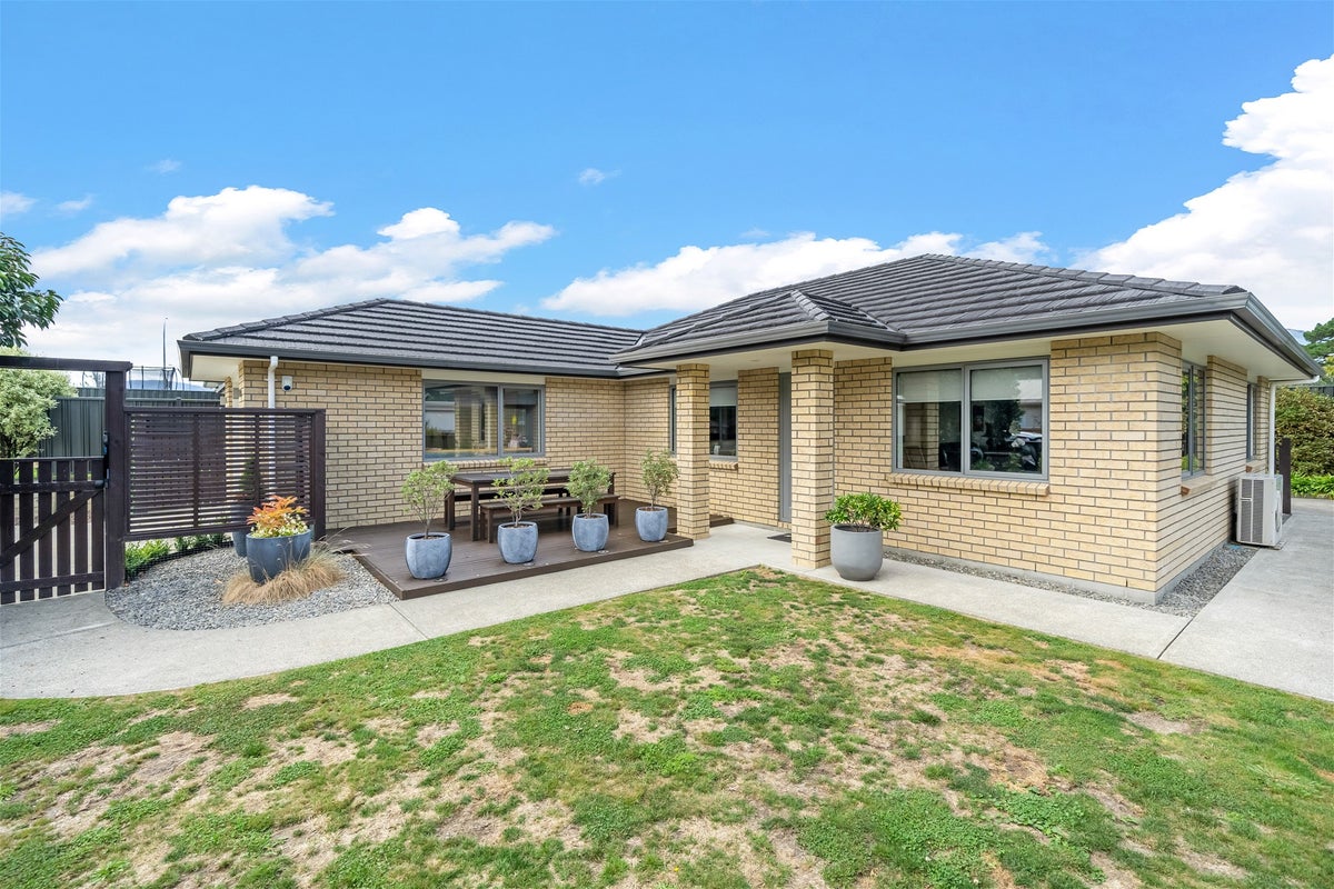 3 Quartz Place, BROWN OWL, UPPER HUTT - Carousel 1