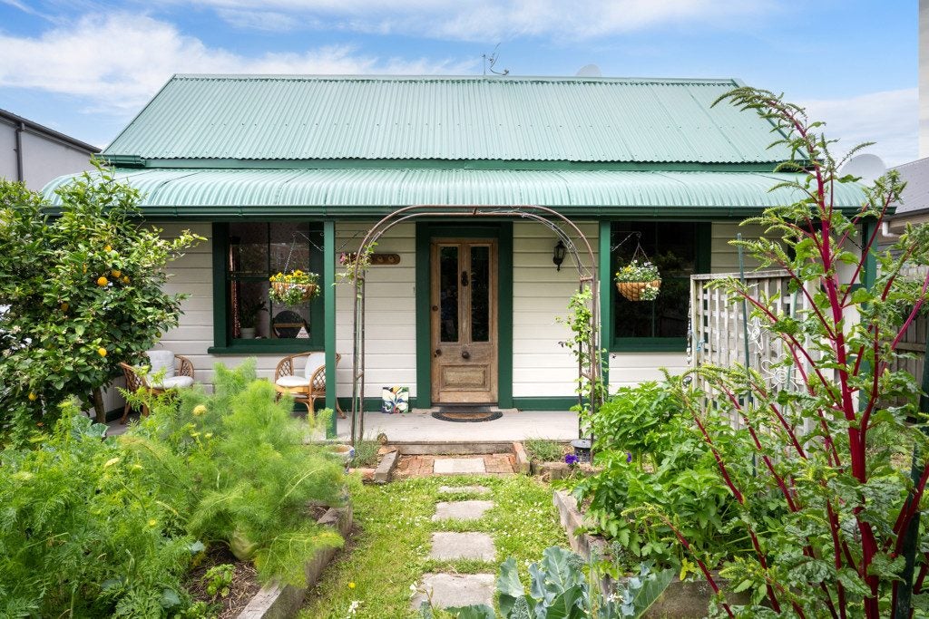 56 Thackeray Place, Waltham, Christchurch - Carousel 1