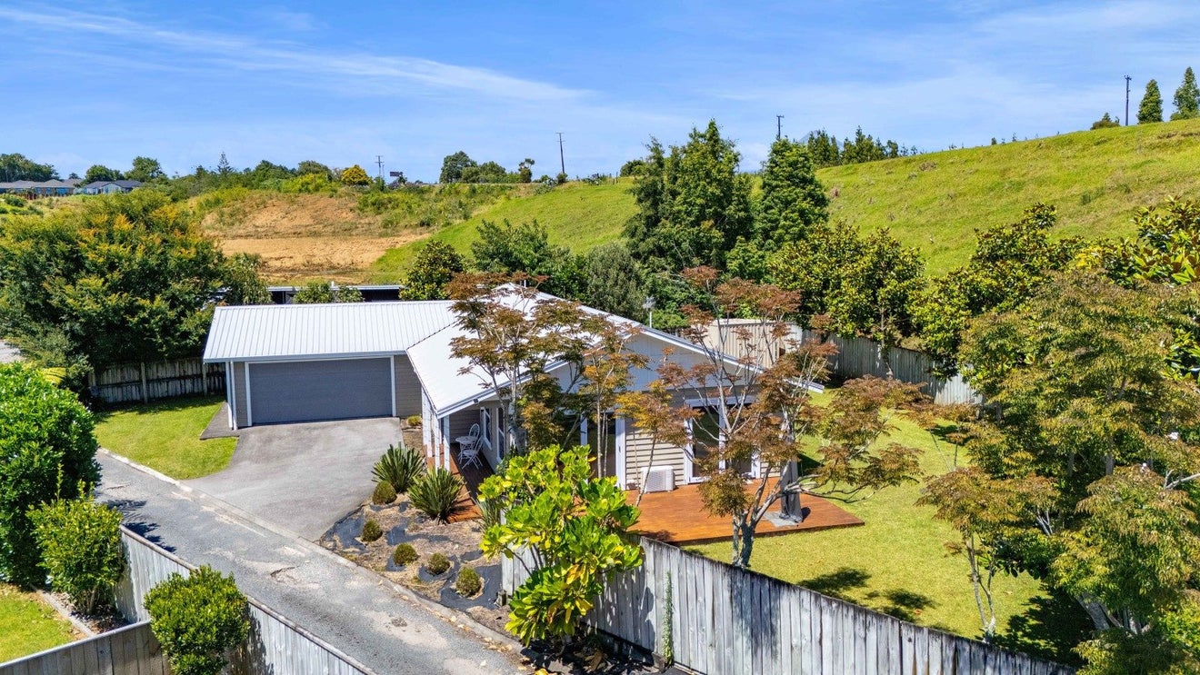 15A Heta Road, Highlands Park, New Plymouth - Carousel 1