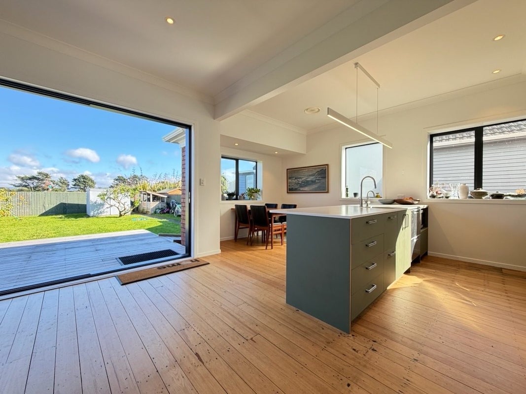 25 Pirie Crescent, Moera, Lower Hutt - Carousel 2
