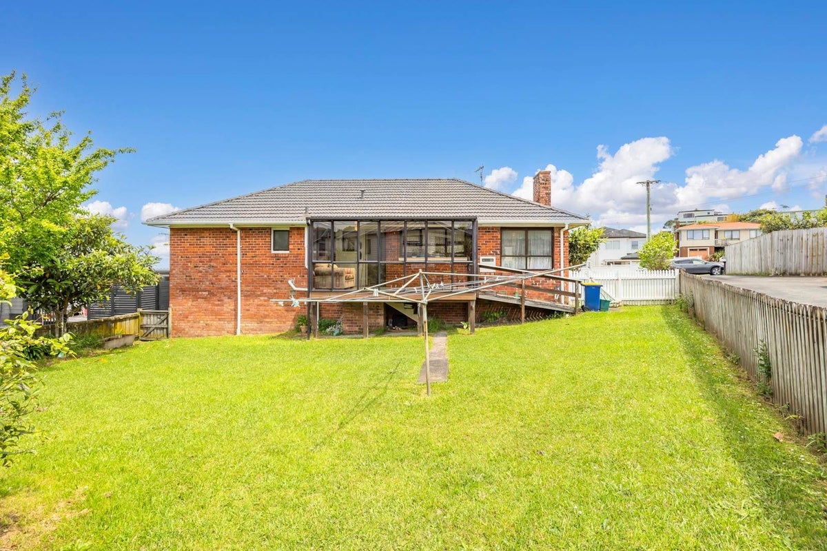 2/1 Meadowvale Avenue, Forrest Hill, Auckland - Carousel 2