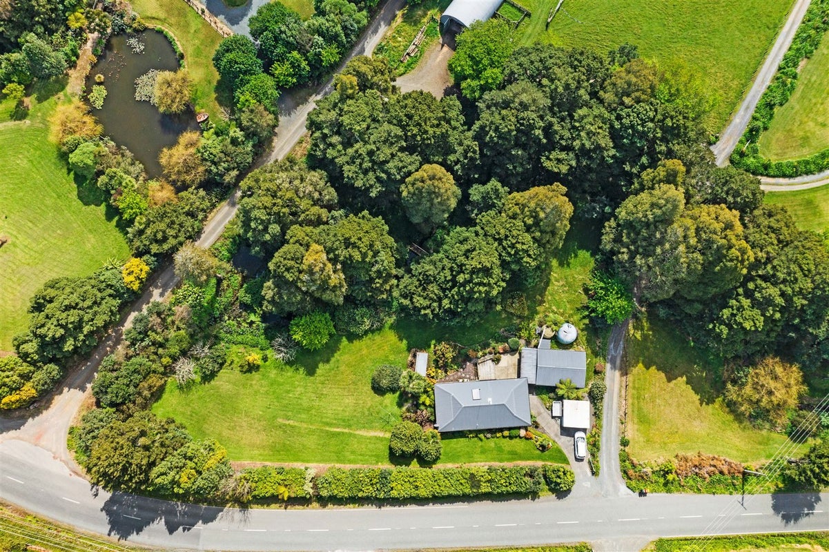 411 Crane Road, Kamo - Carousel 35