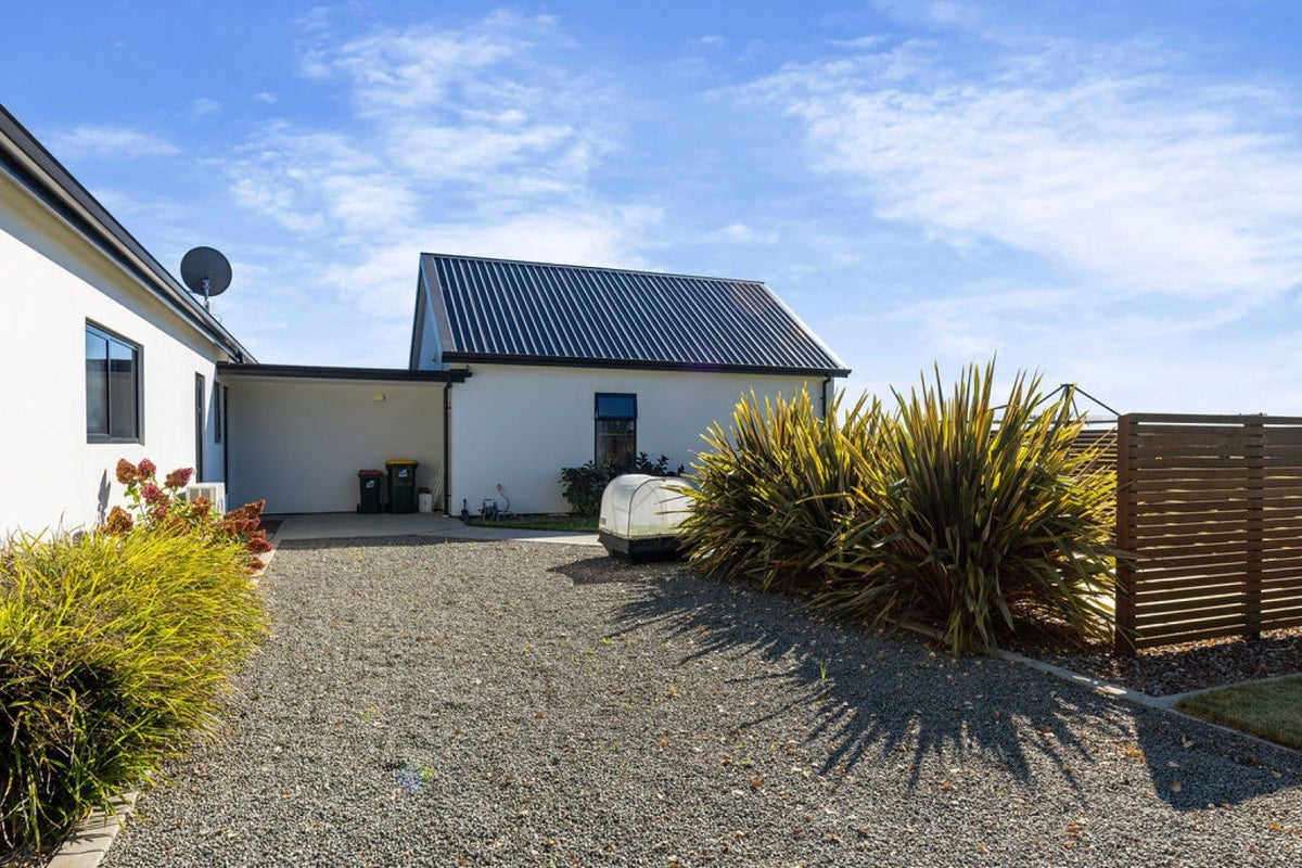 15 Lake View Terrace, Huntingdon - Carousel 50