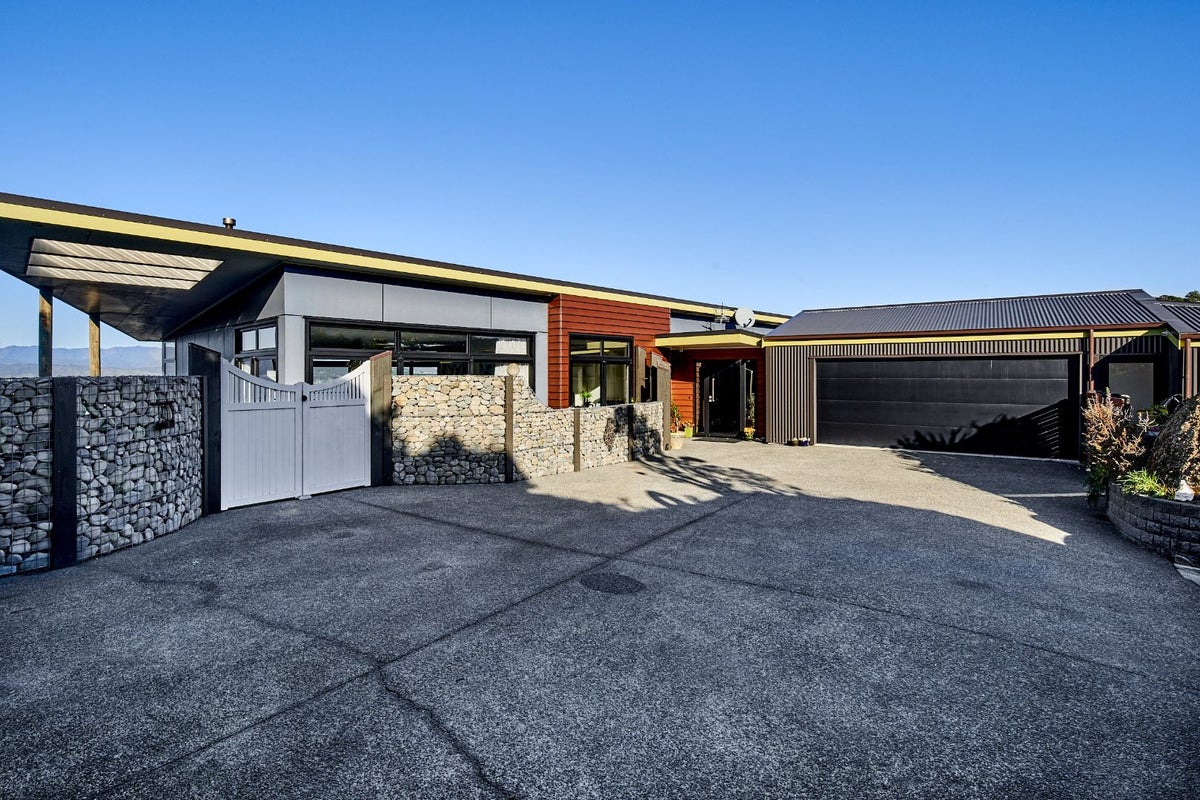 21 Winchester Street, Kaiwharawhara, Wellington - Carousel 24