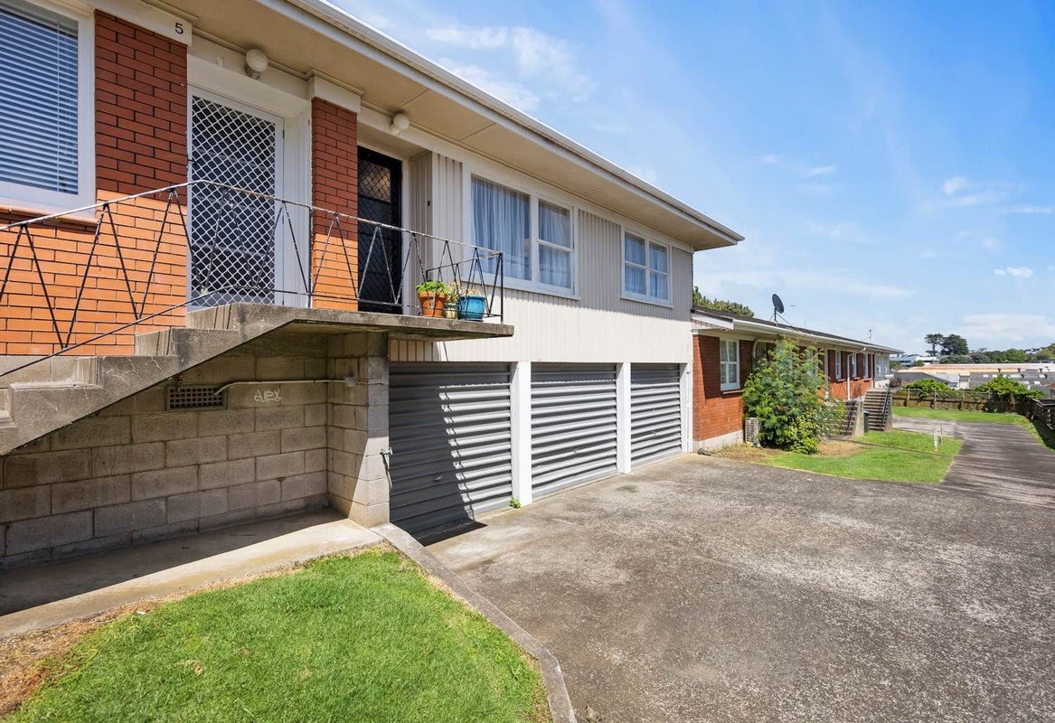 6/44 Pilkington Road, Mount Wellington, Auckland - Carousel 1