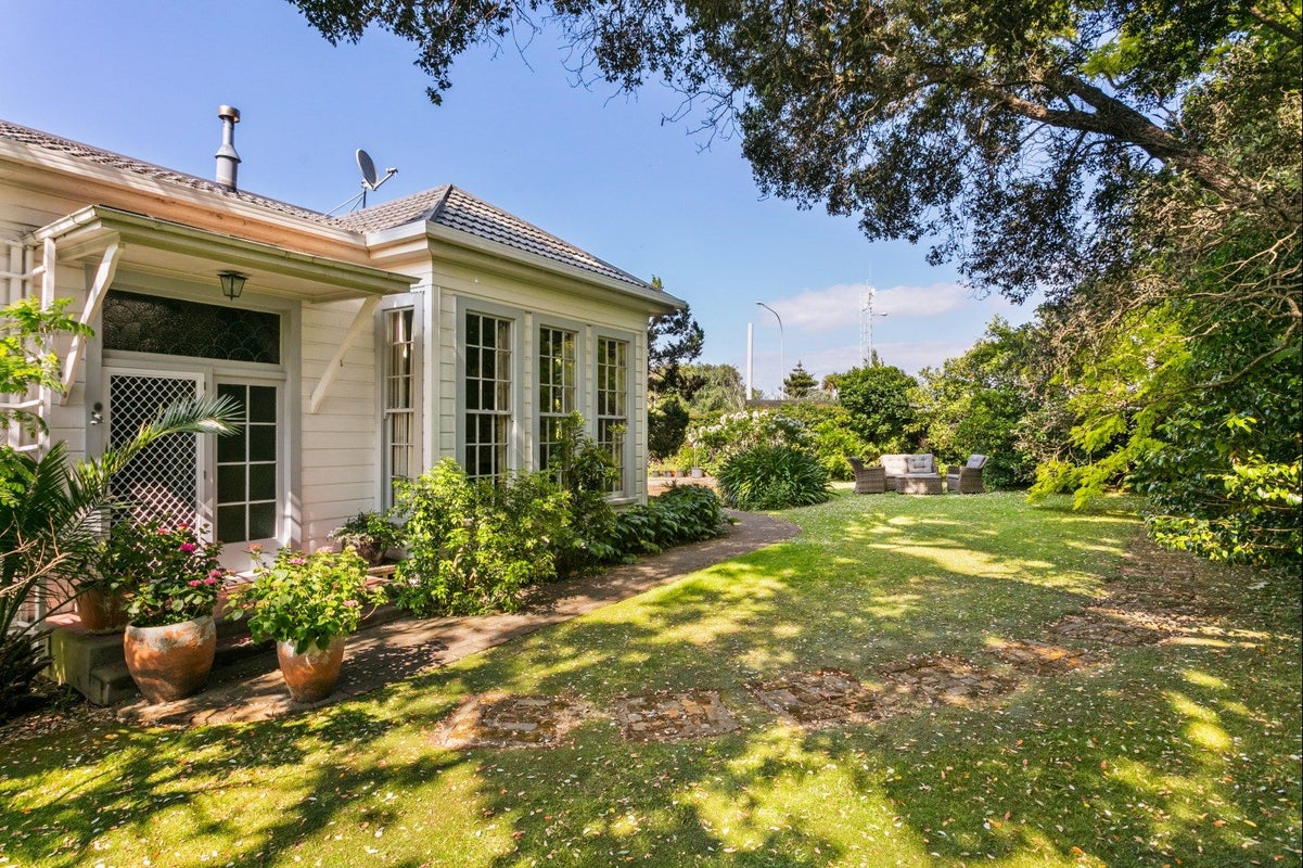 1 Ormond Road, Whataupoko, Gisborne - Carousel 2
