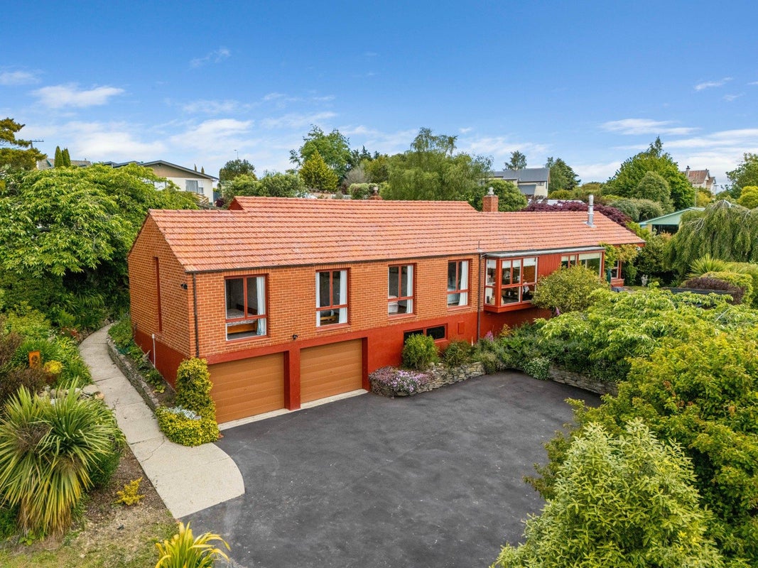 16 Solway Street, Holmes Hill, Oamaru - Carousel 1