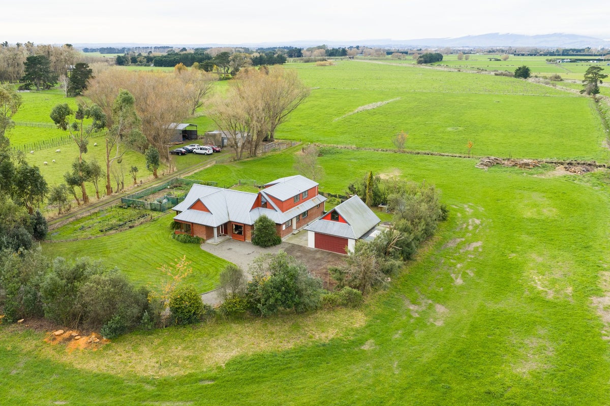 92 Reserve Road, Longburn, Palmerston North - Carousel 1