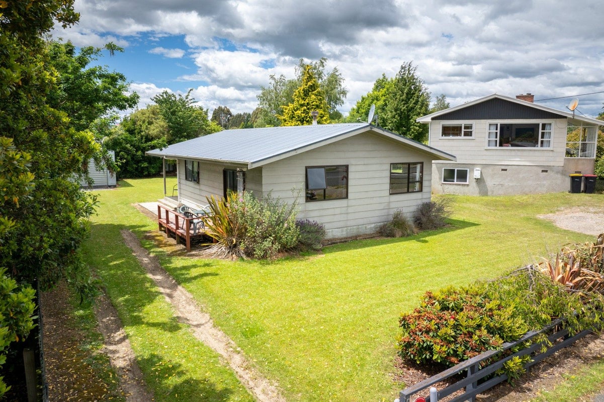 4 Pompolona Street, Te Anau, Te Anau - Carousel 2