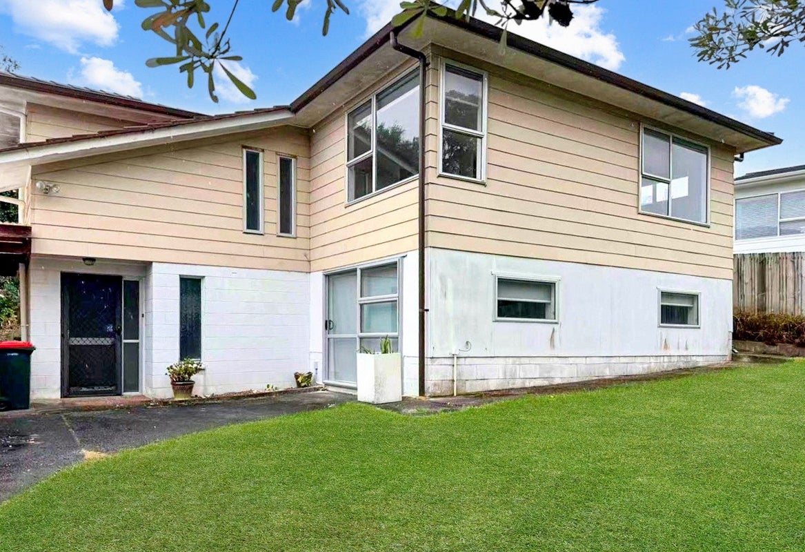 20 Athenic Avenue, Lynfield, Auckland - Carousel 1