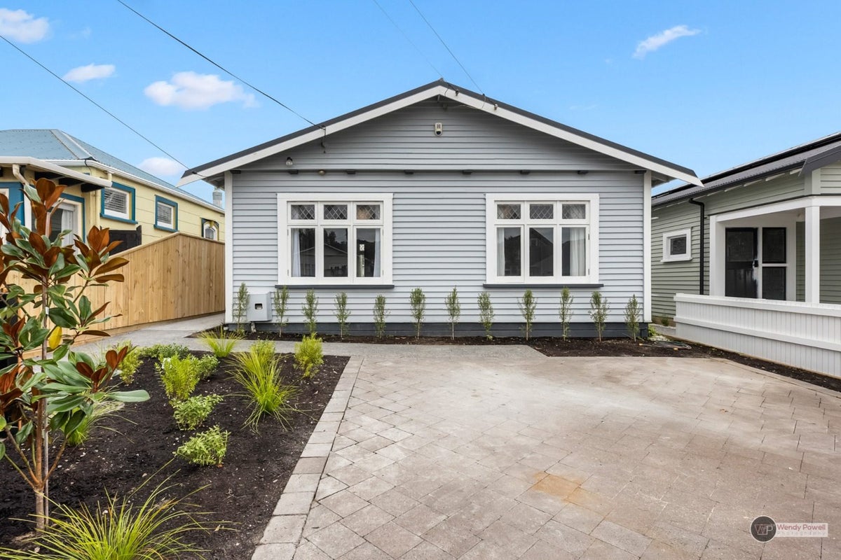 8 Bolton Street, Petone, Lower Hutt - Carousel 16