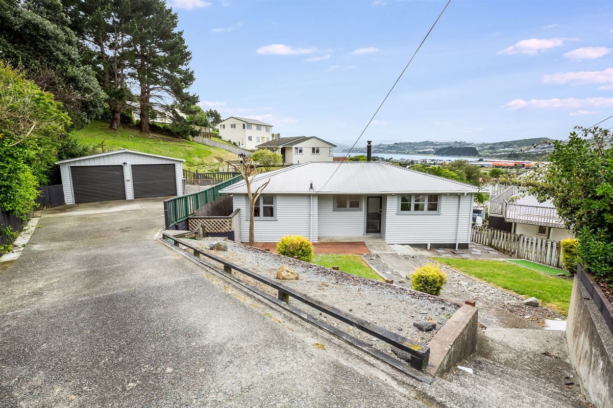 18 Waiho Terrace, Elsdon, Porirua - Carousel 1