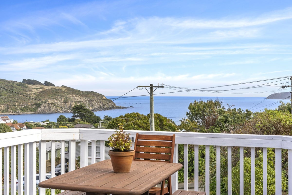16 Herewini Street, Titahi Bay, Porirua - Carousel 2
