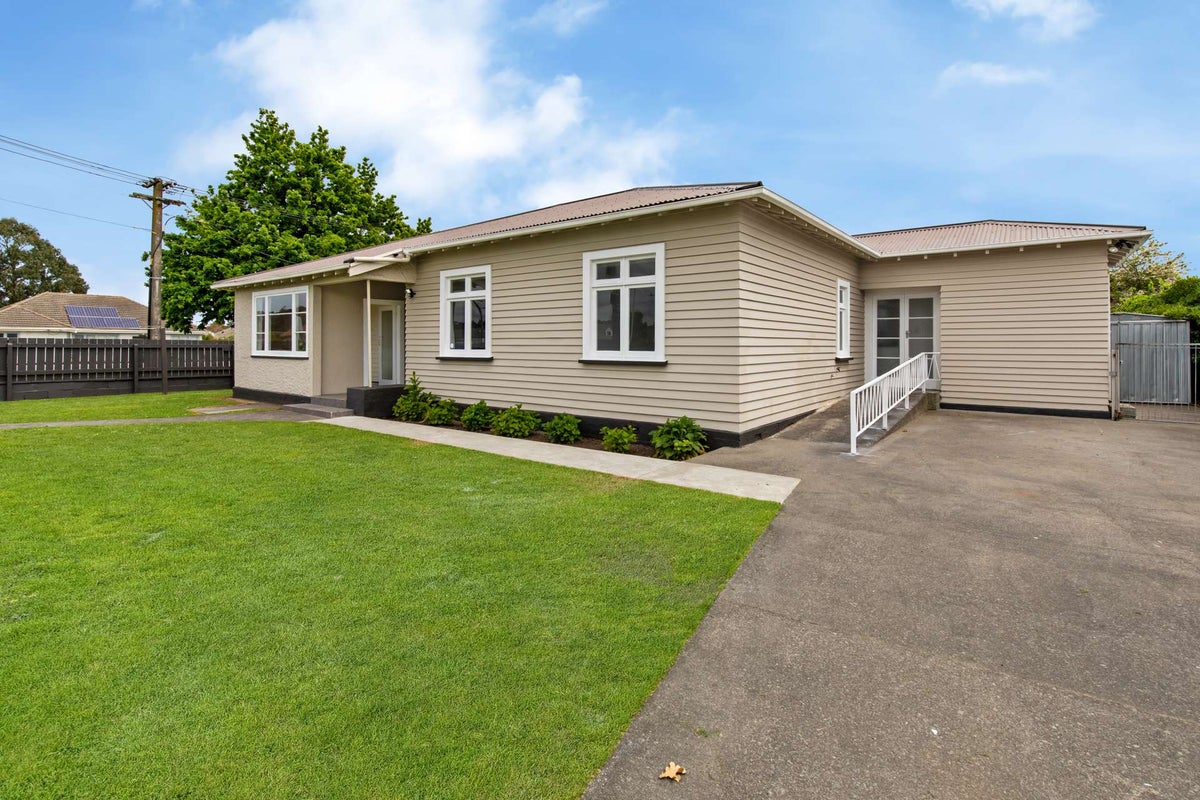14 Holyoake Street, Whanganui East, Whanganui - Carousel 1