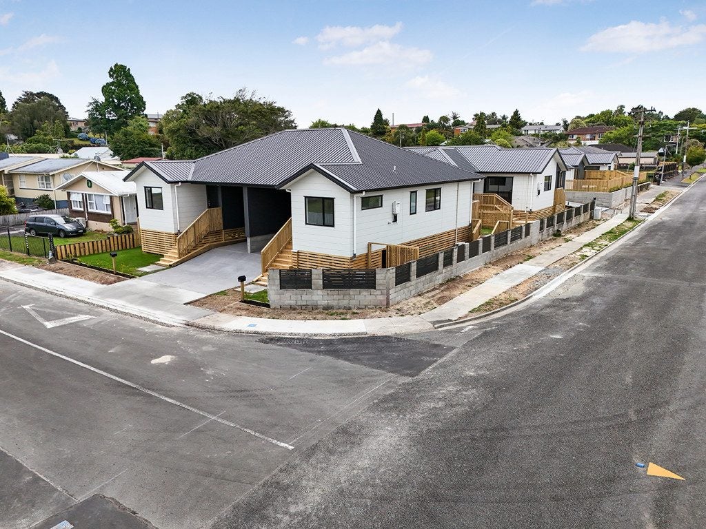 2/2 Wedgewood Place, Dinsdale, Hamilton - Carousel 15