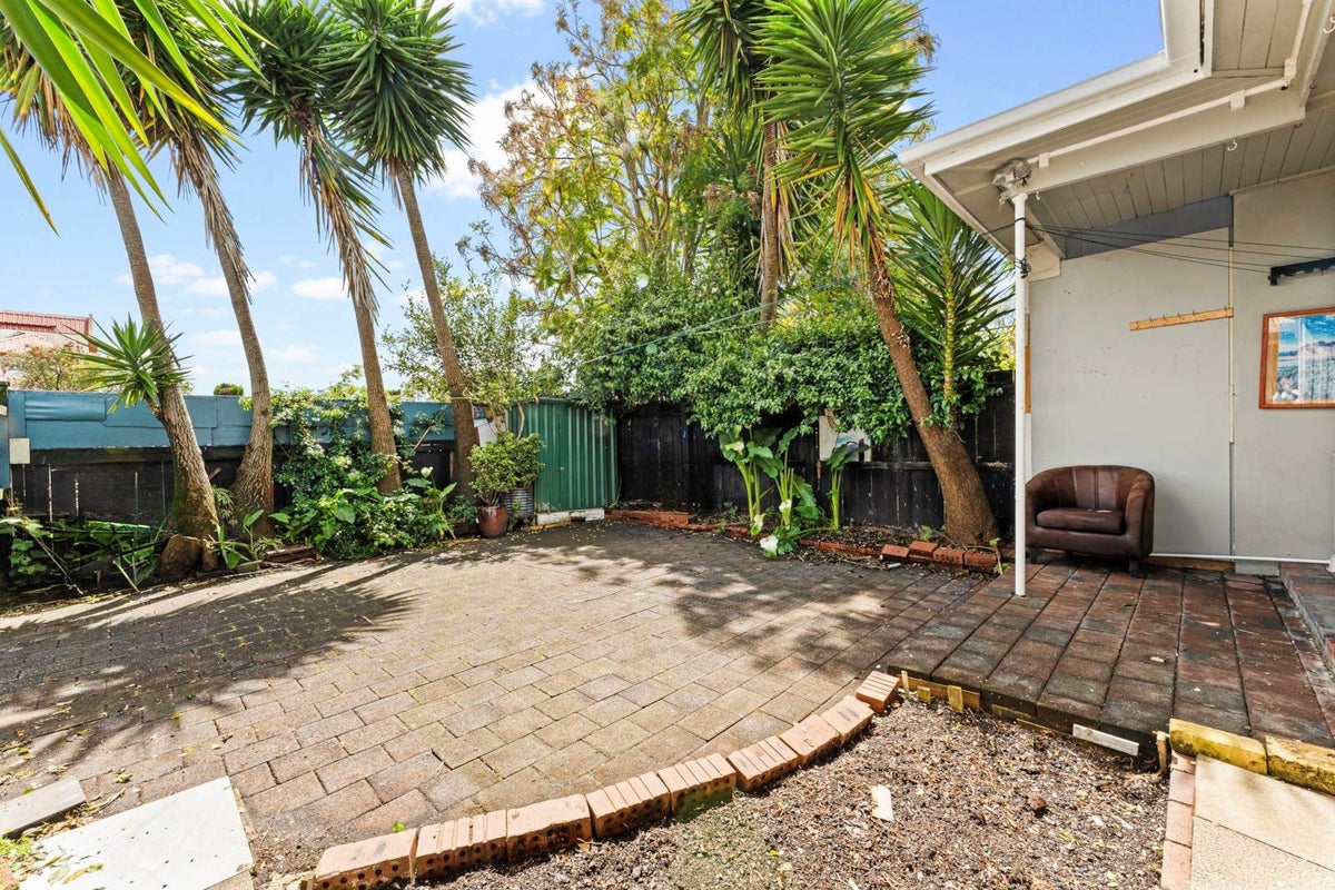 1A Calgary Street, Sandringham, Auckland - Carousel 2