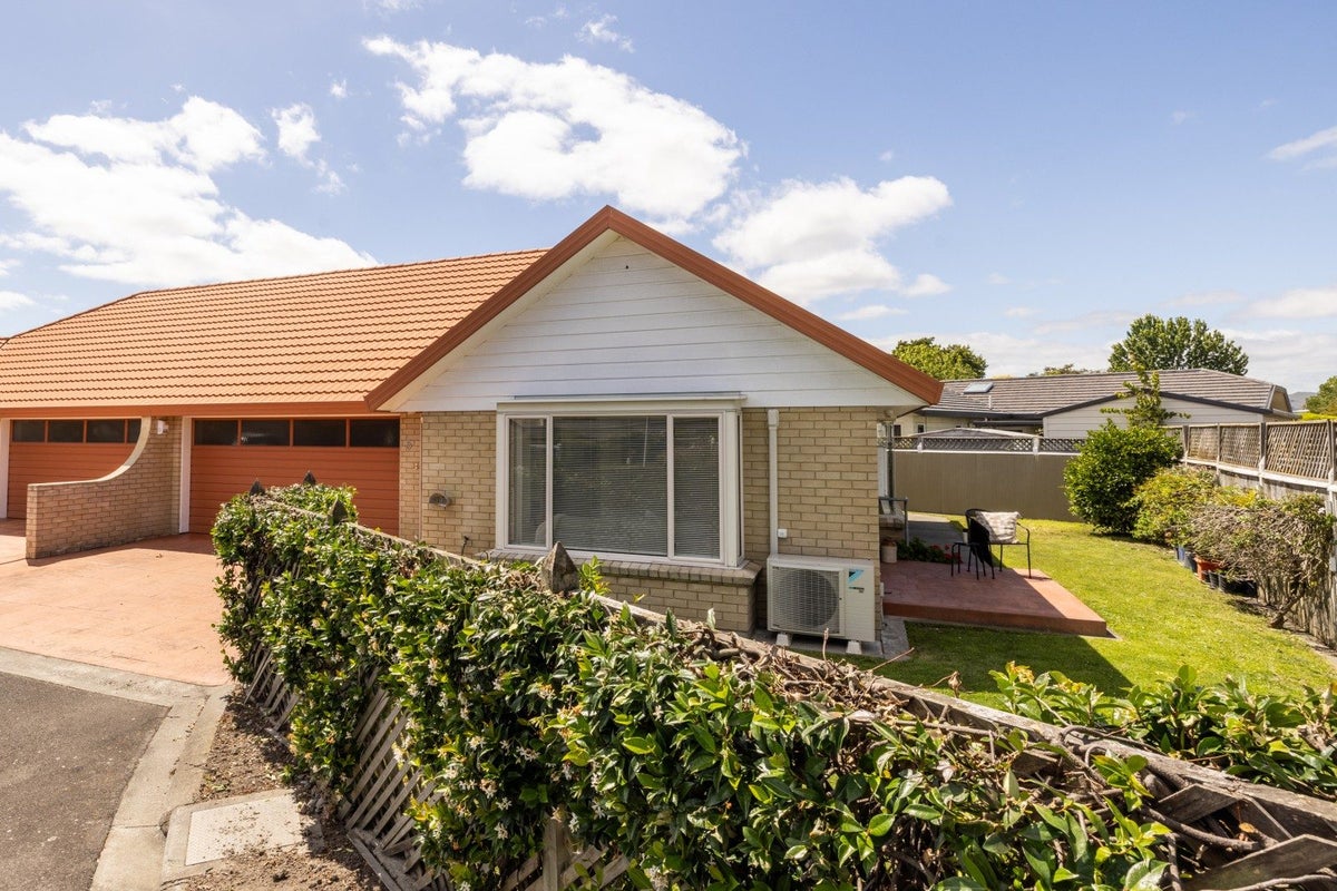 5/212 Grove Road, Mayfair, Hastings - Carousel 2