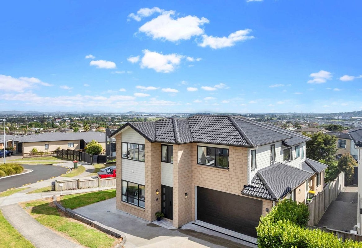 17 Gospel Heights, Flat Bush, Auckland - Carousel 1