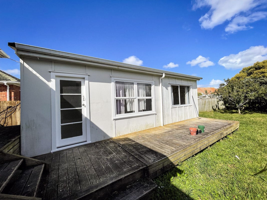 6 Parkinson Avenue, Wesley, Auckland - Carousel 1