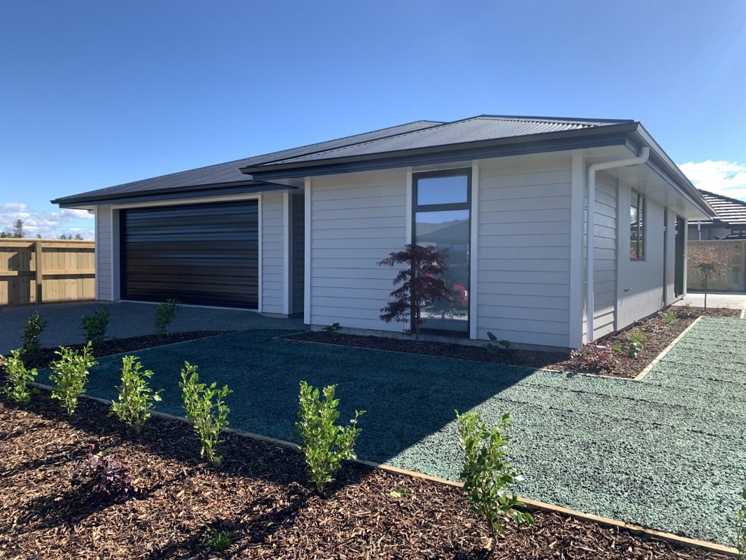 18 Lotus Street, Appleby, Richmond - Carousel 1