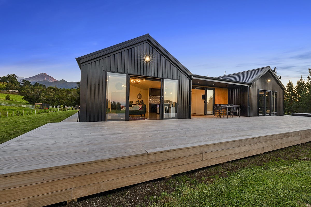 1640 Mangorei road, Mangorei, Taranaki - Carousel 2