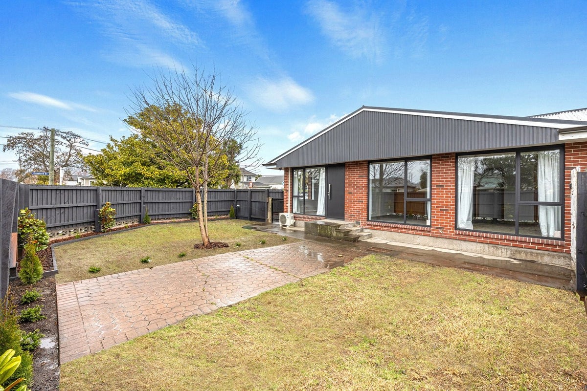 39 Hills Road, Edgeware, Christchurch - Carousel 1