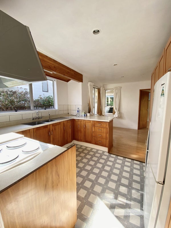 21 Sequoia Place, Sunnynook, Auckland - Carousel 2