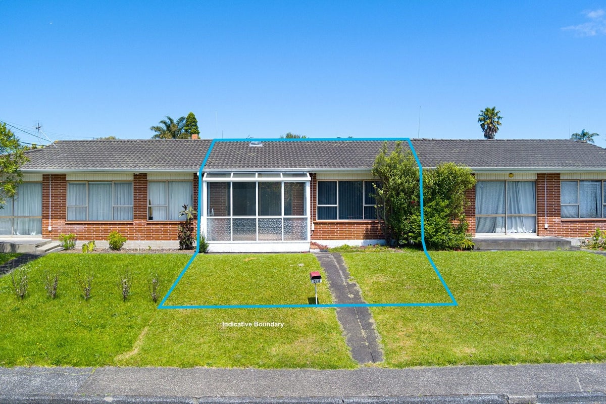 2/2 Vodanovich Road, Te Atatu South, Auckland - Carousel 1