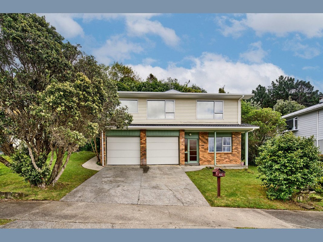 44 Westhaven Drive, Tawa, Wellington - Carousel 1